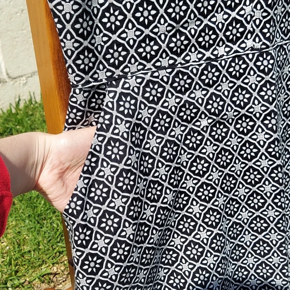 GAP Linen Dress With Pockets - Picture 6 of 6